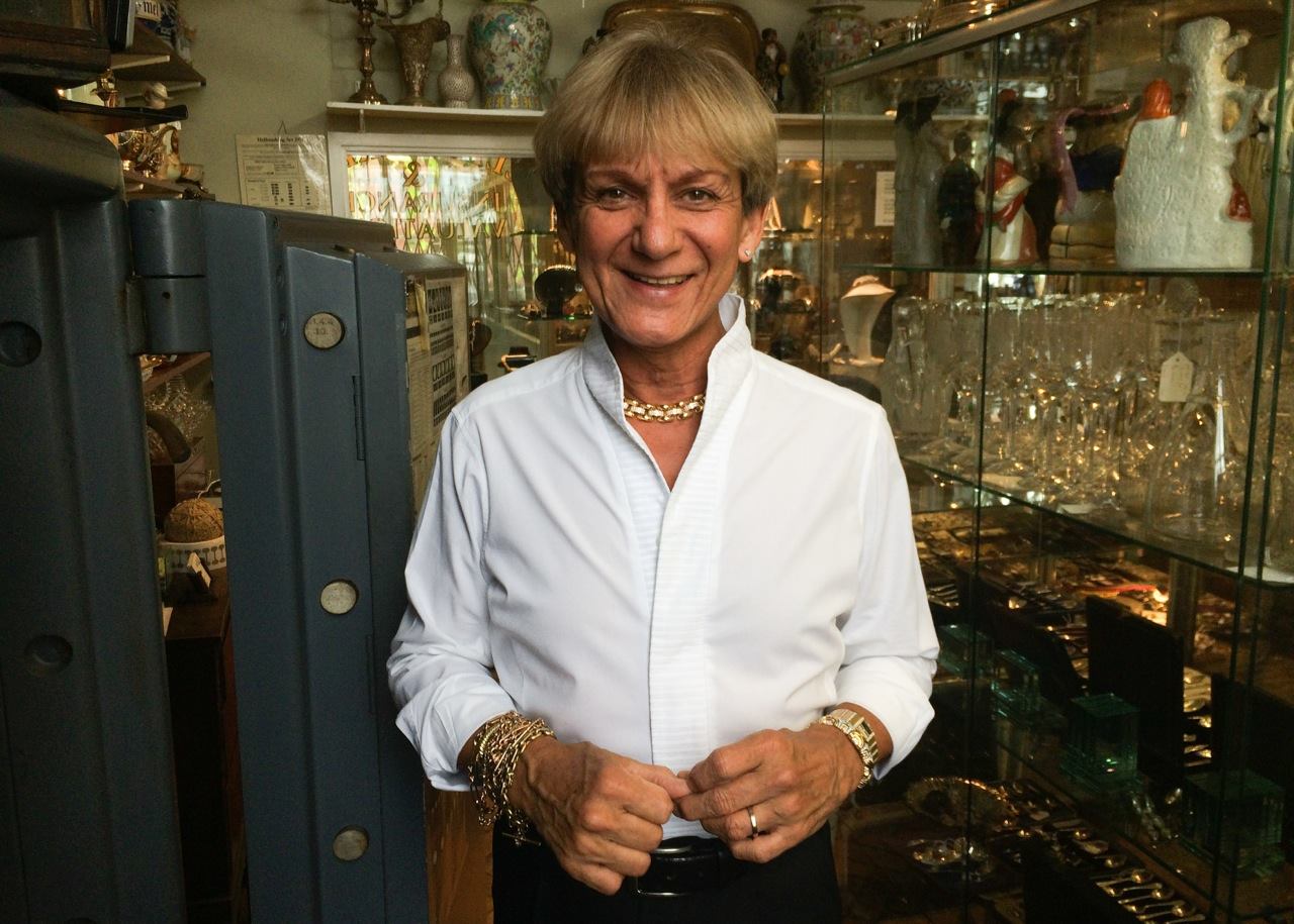 Antiques News & Fairs - Bourbon Hanby Arcade